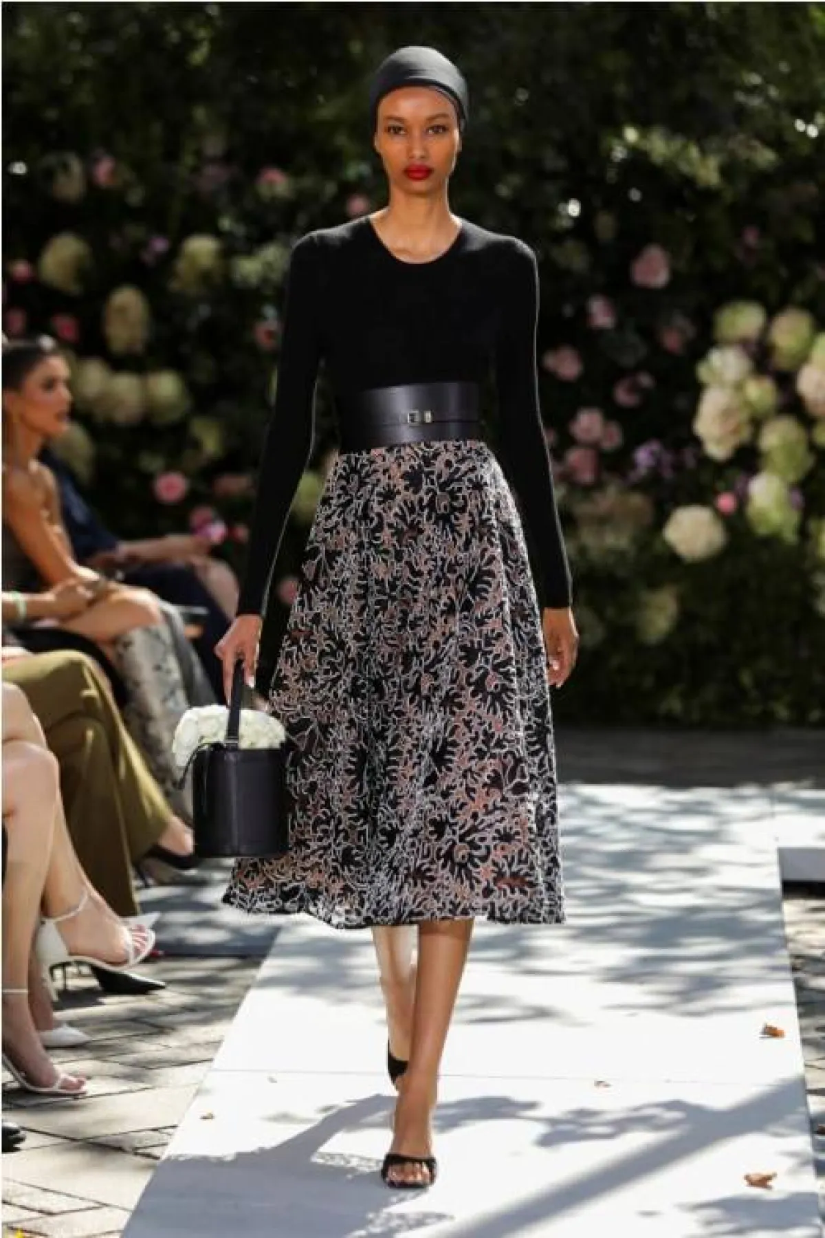 تنورة ميدي من مايكل كورس  Michael Kors