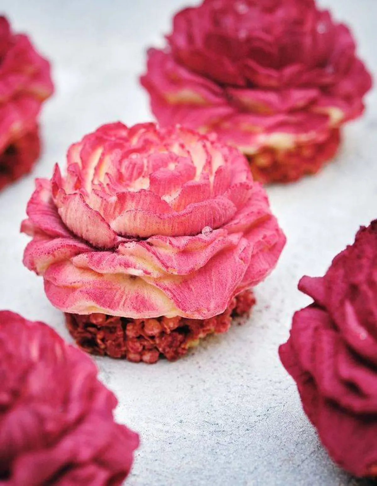 نموذج من مرطبات حلويات يوم  الحب في باريس