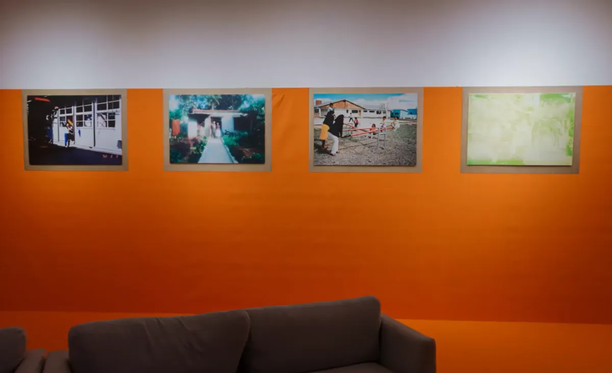 سلسلة العائلة المجردة - الصورة من حساب بينالي الدرعية على تويتر