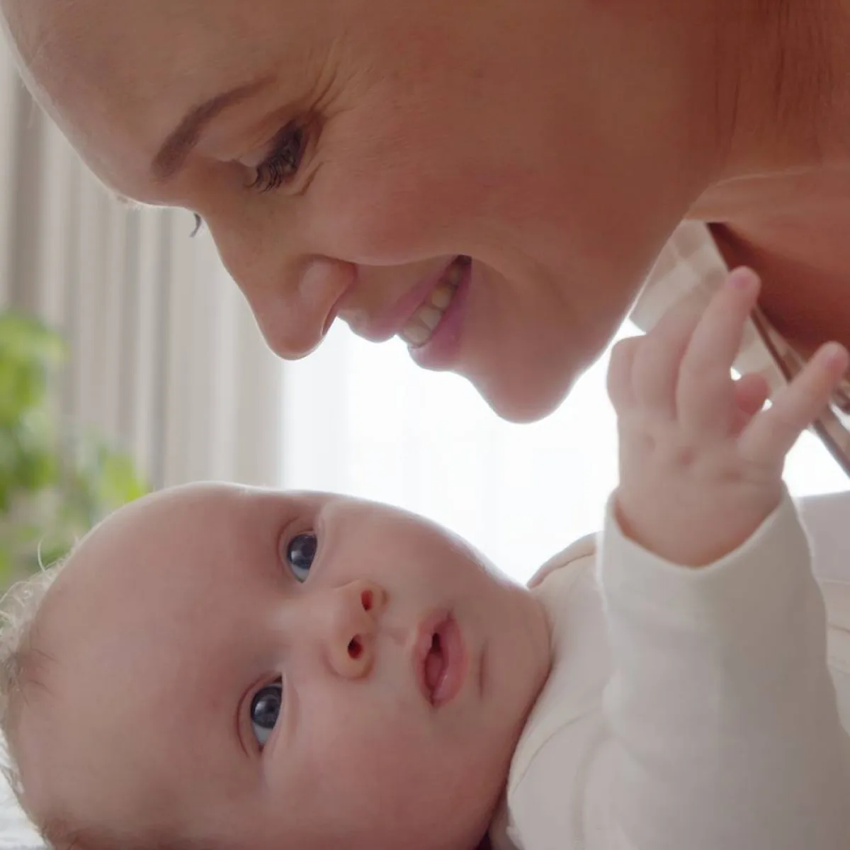 صورة لأم ومولودها