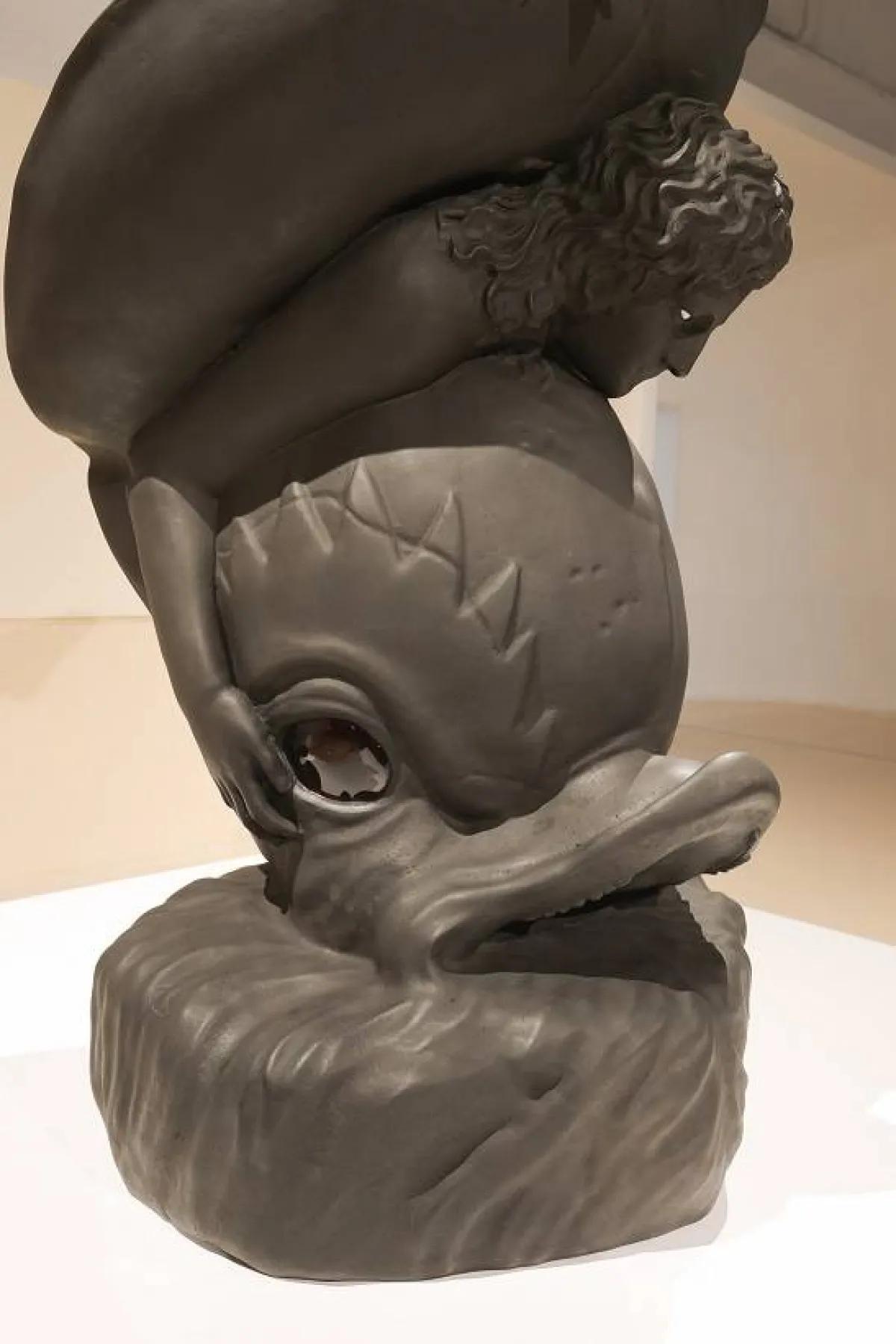 عمل فني بعنوان كل شيء مباح في الحلم والحرب - الصورة من حساب بينالي الدرعية على تويتر