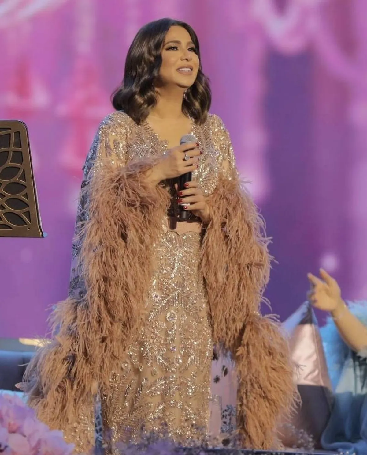 فستان انثوي مطرز