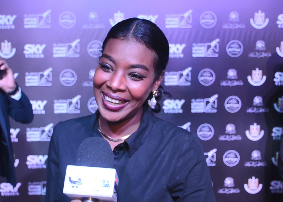 الفنانة السودانية بُنّة خالد بطلة فيلم ستموت في العشرين خلال لقائها بكاميرا سيدتي - الصورة خاصة بسيدتي