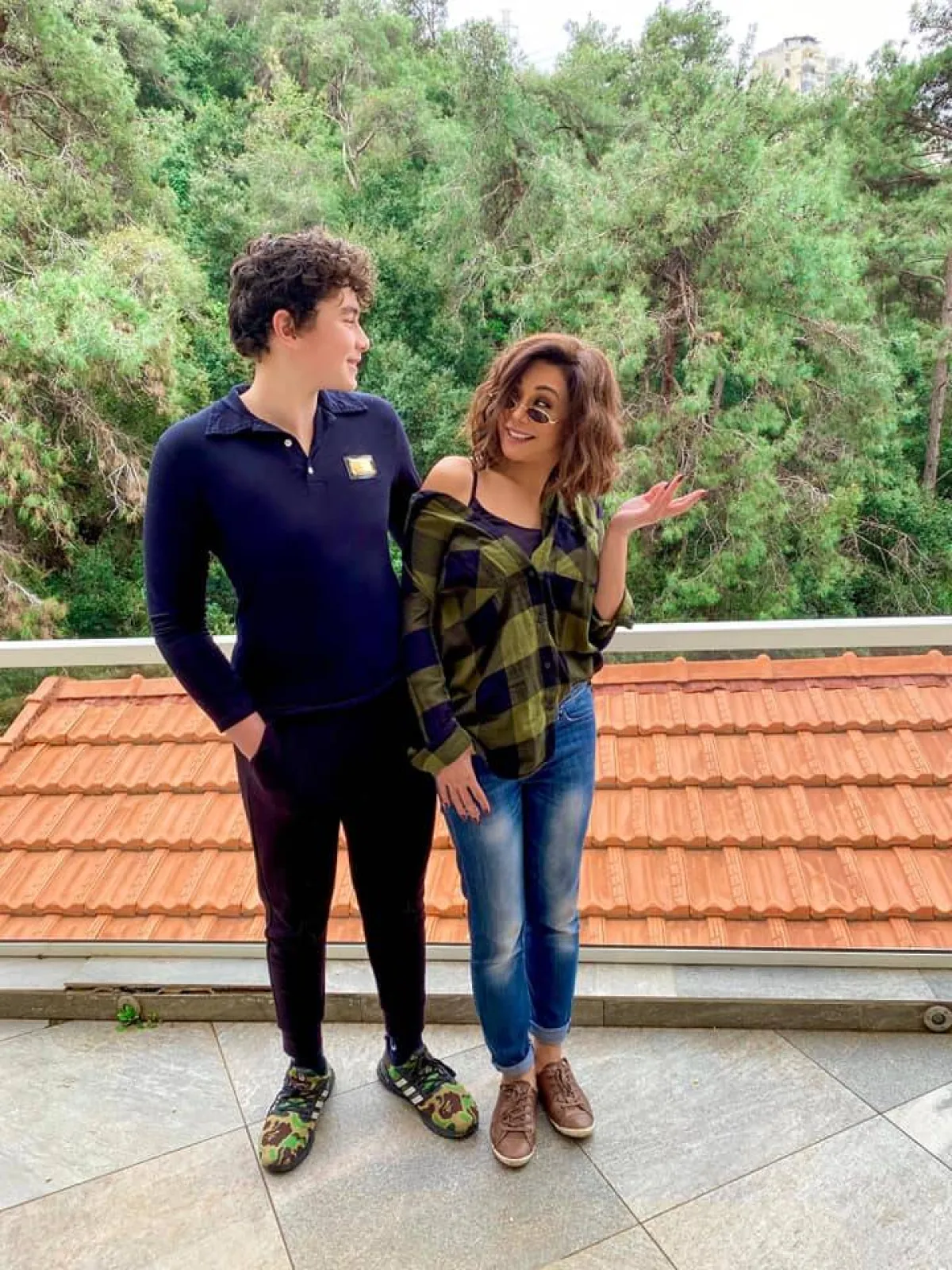 كاريس بشار وابنها مجد - الصورة من حسابها على فيسبوك