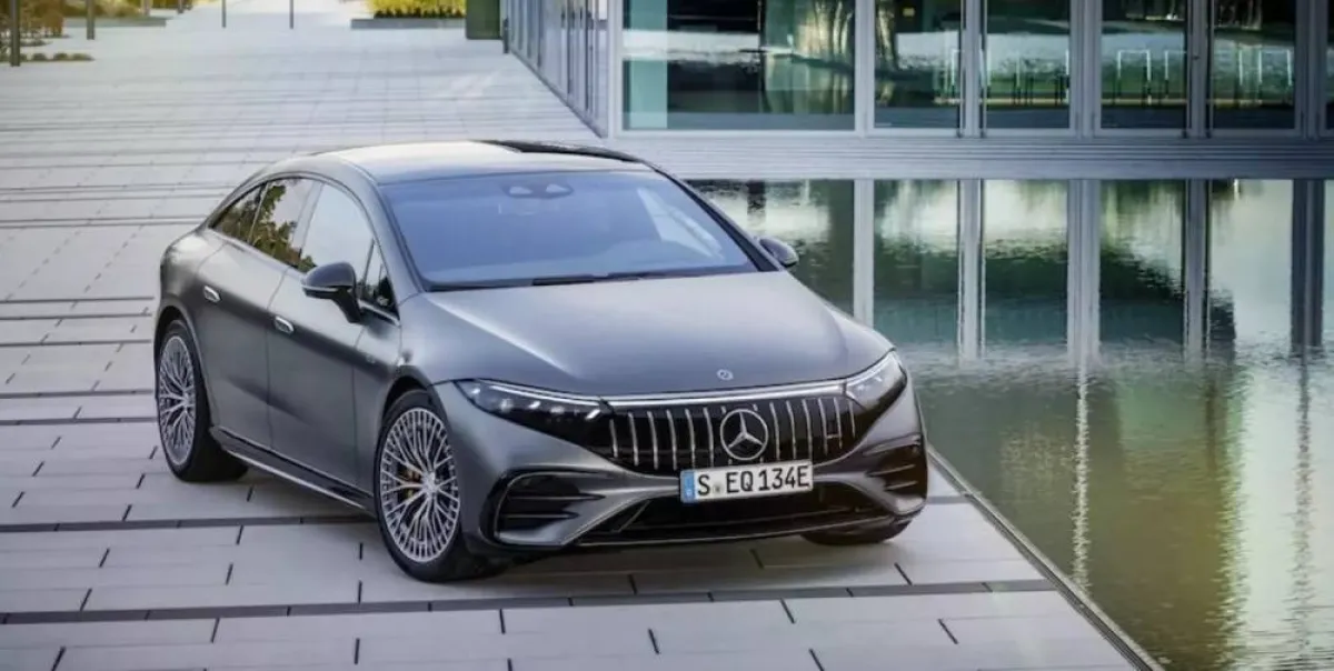 سيارة مرسيدس AMG EQE 2023 على الأبواب، بقوة لا تقل عن 671 حصاناً