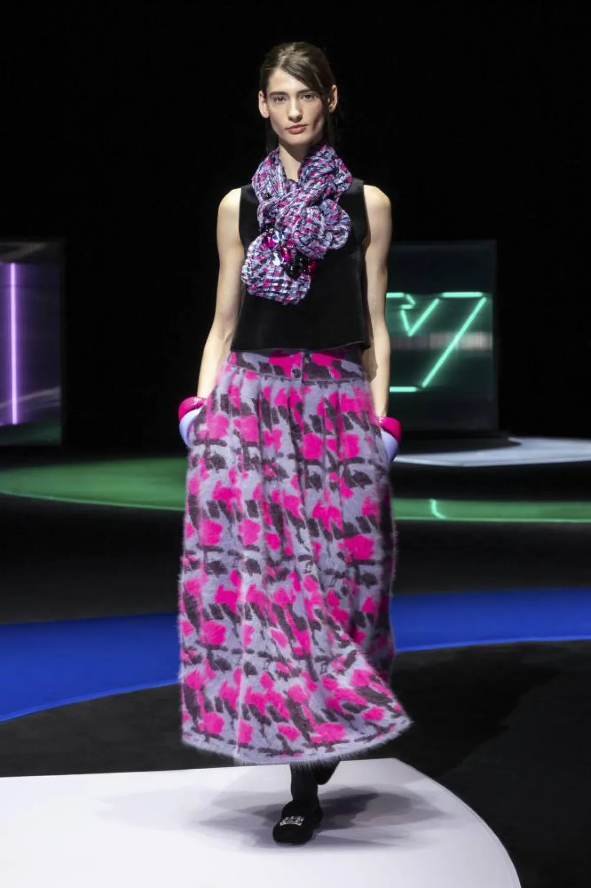 تنورة ماكسي ملونة من أمبيوريو أرماني Emporio Armani 