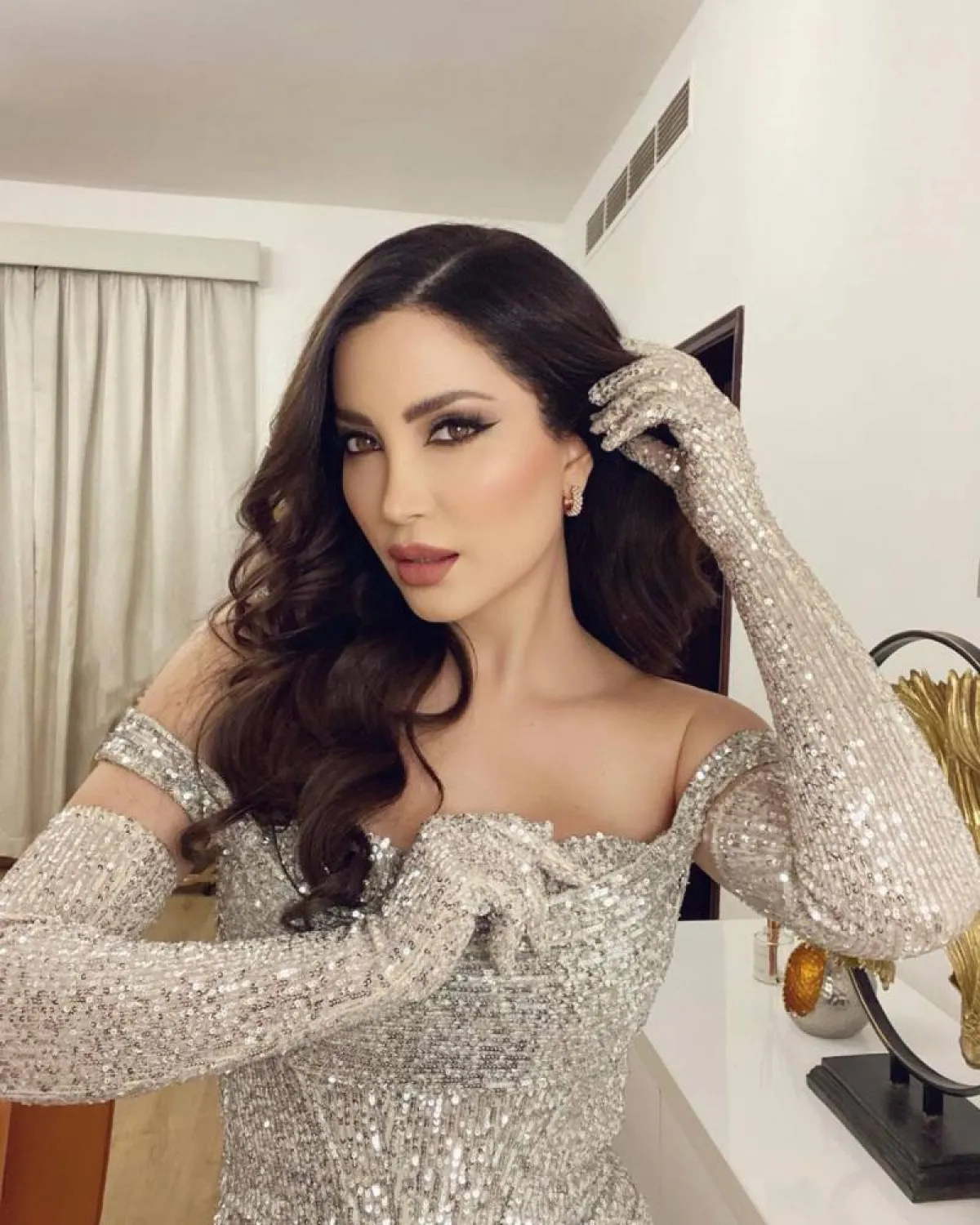 تسريحة الويفي لفستان أوف شولدر