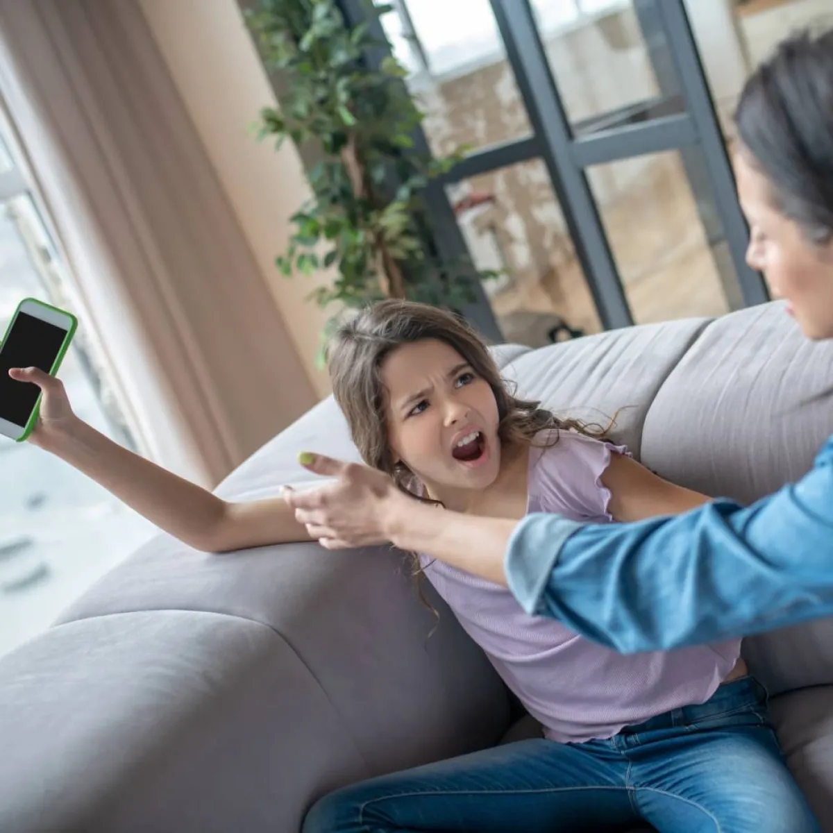 صورة تعبيرية لعصبية الطفل