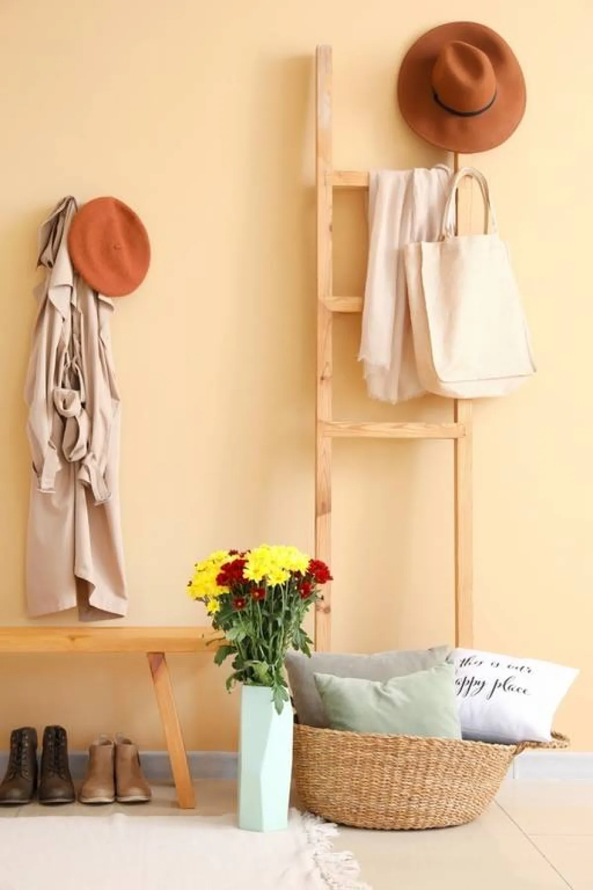  الزهور تشيع بهجة خاصّة في مدخل البيت