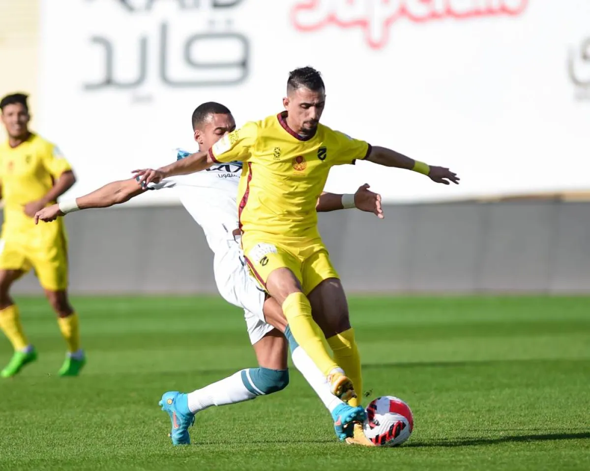 صورة من مباراة الفتح والحزم