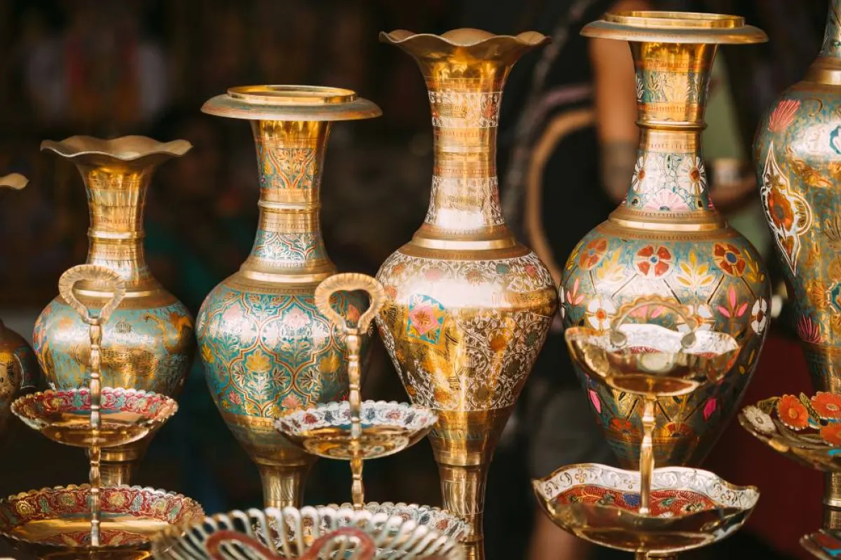 الأواني اللامعة من أفضل الهدايا الإسبانية