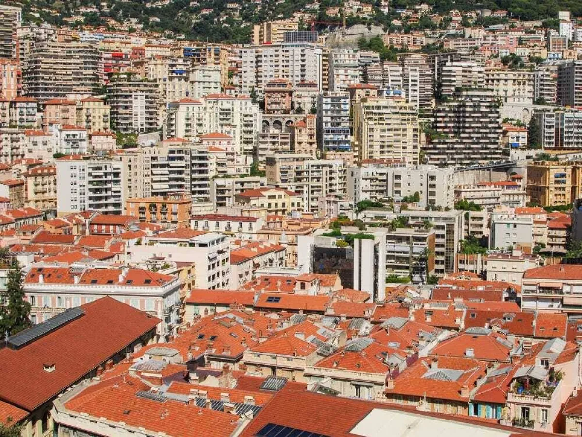 صورة من العقارات في موناكو