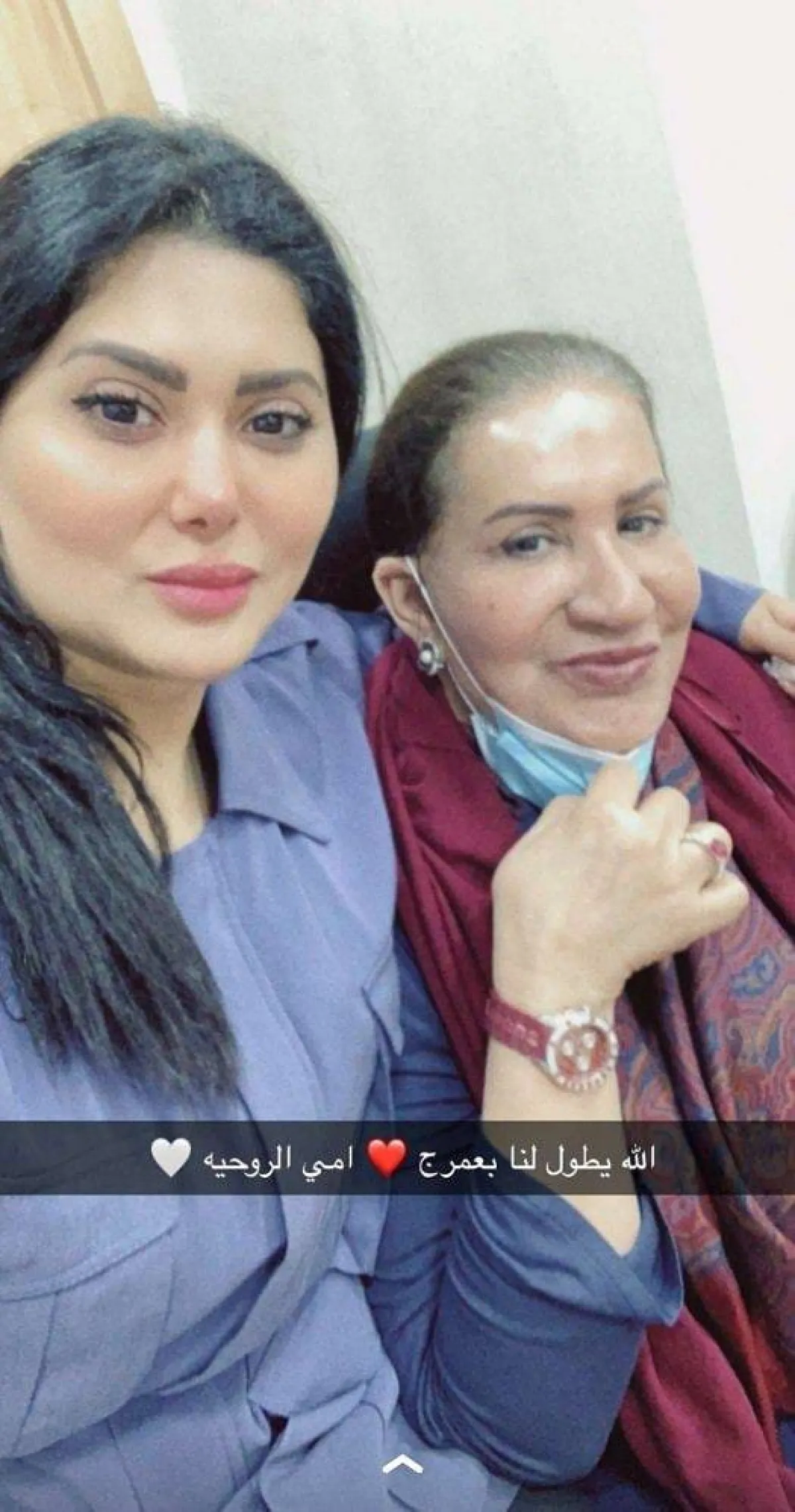 سعاد عبدالله وملاك الكويتية في لقطة عبر حساب ملاك الكويتية على سناب شات