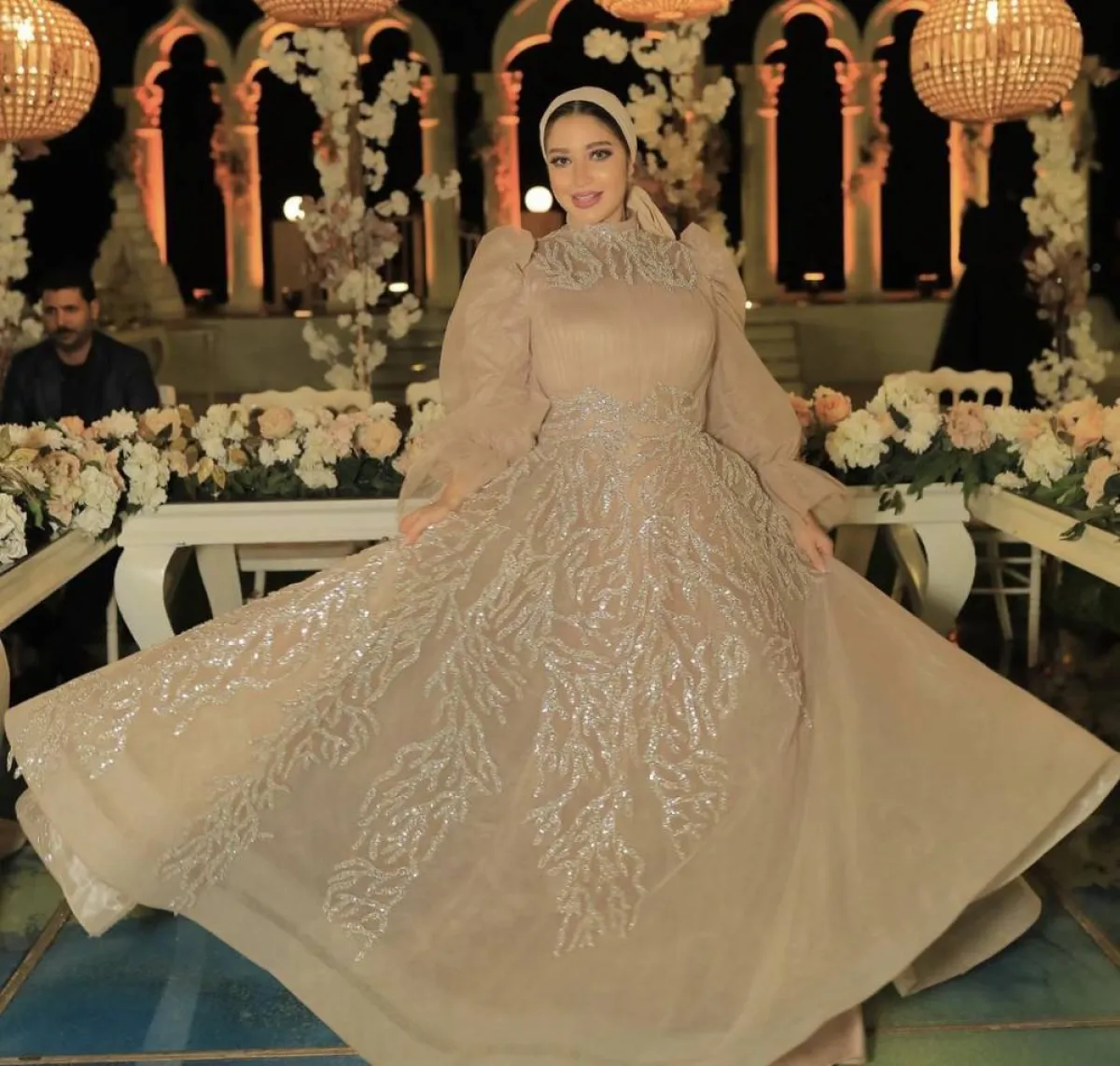 فستان سهرة ذهبي