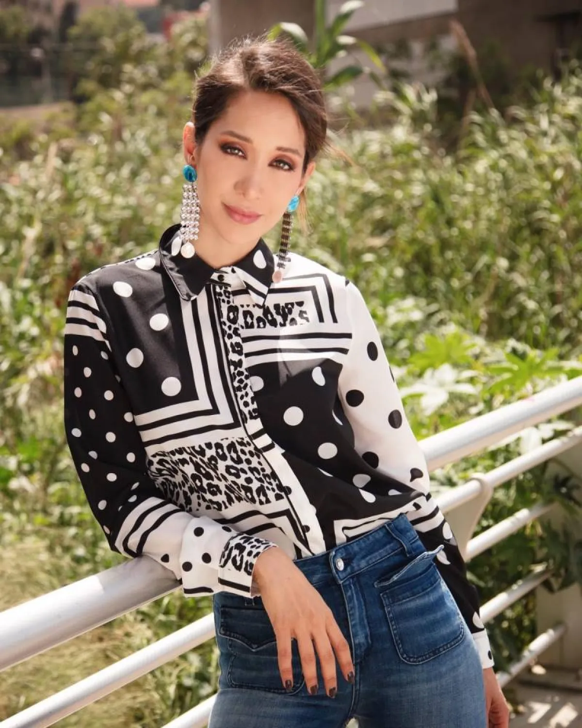 لانا الساحلي بسروال جينز كاجوال 