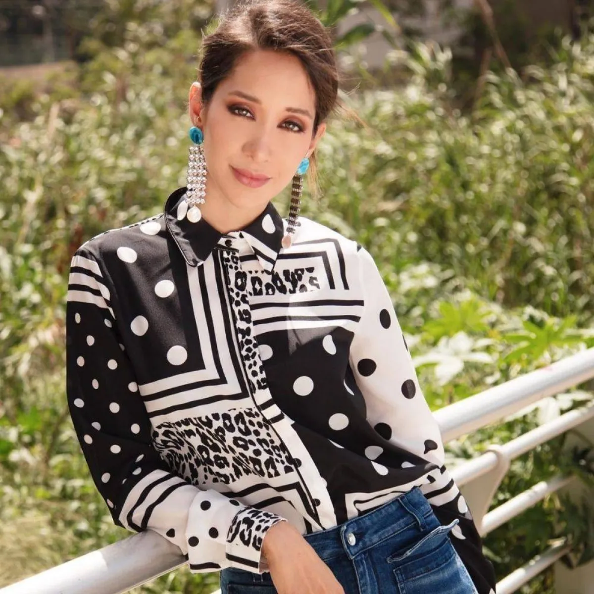 لانا الساحلي بسروال جينز كاجوال 