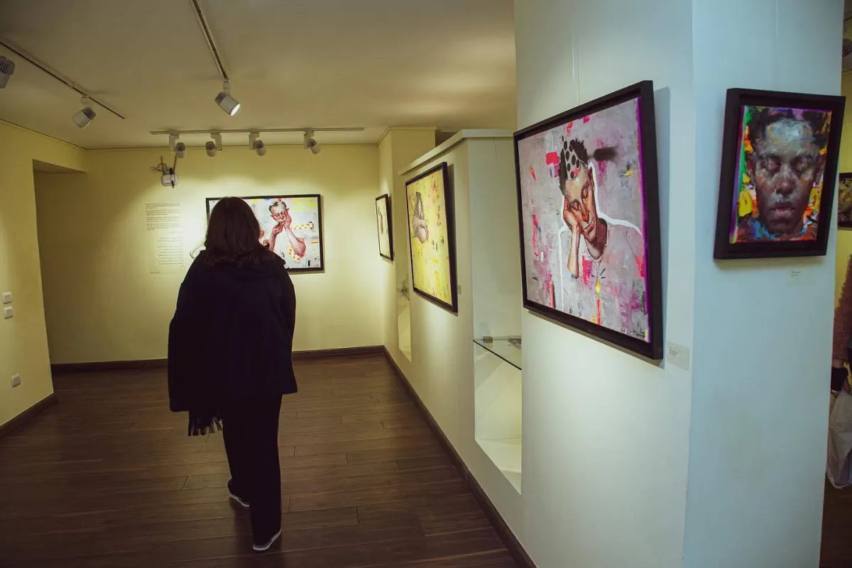 معرض السائرون نياماً