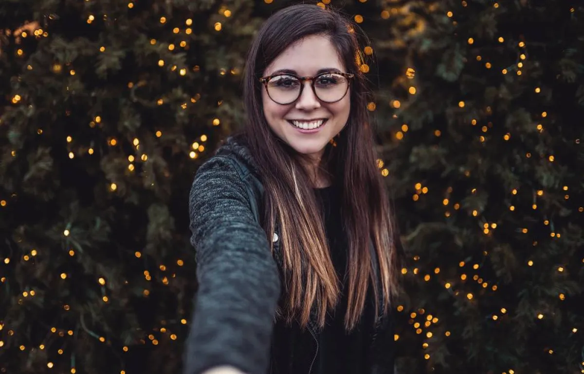 الابتسامة تجعل الشخص مقبولًا في صفوف الآخرين