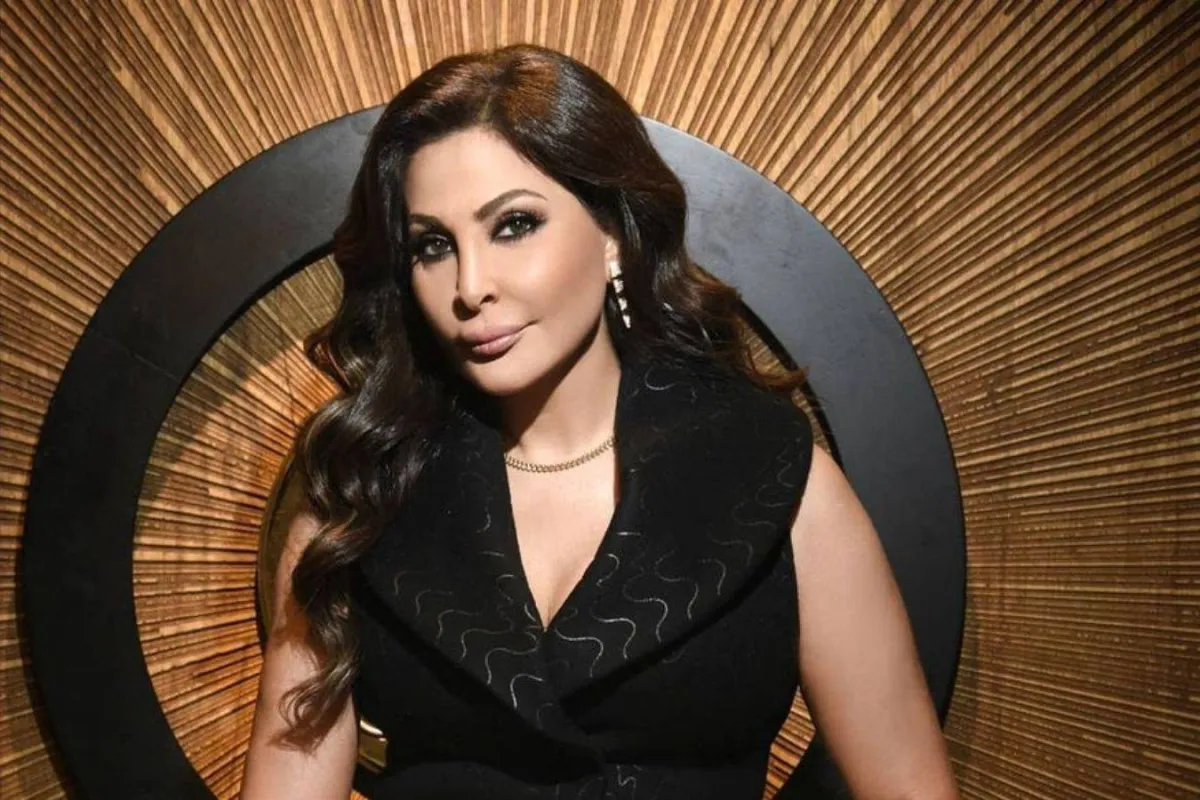 الفنانة إليسا