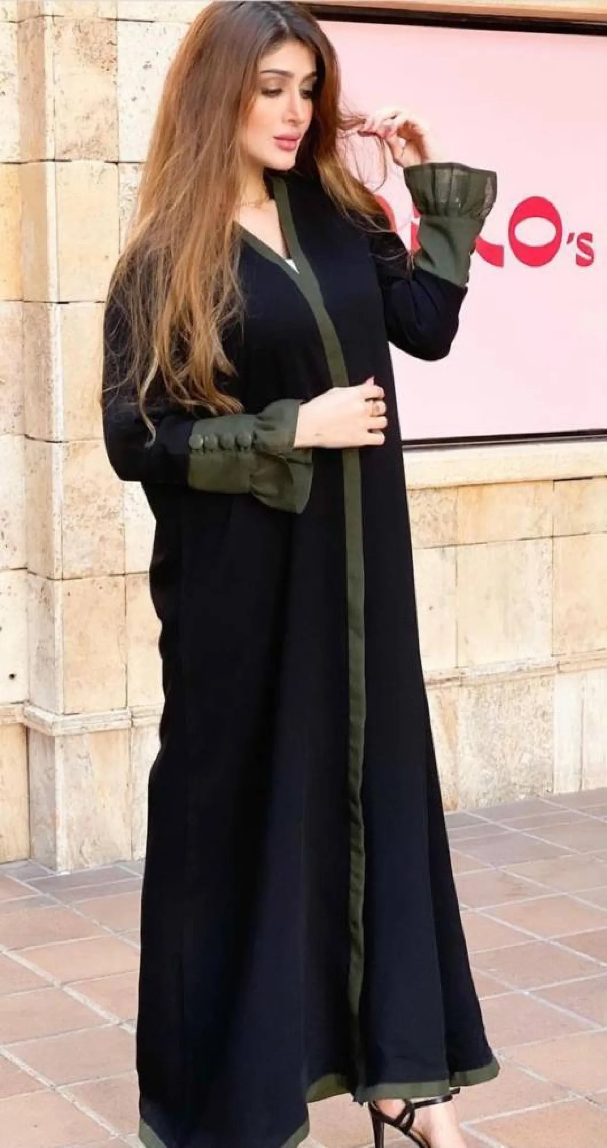 عباية سوداء