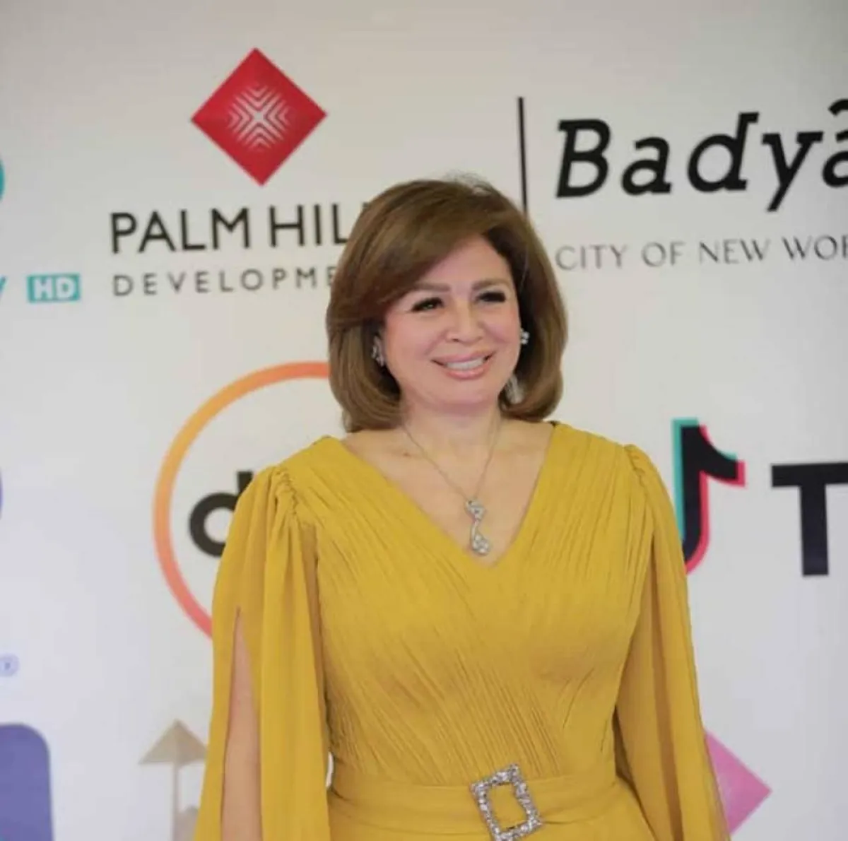 إلهام شاهين - الصورة من حسابها على الفيس بوك