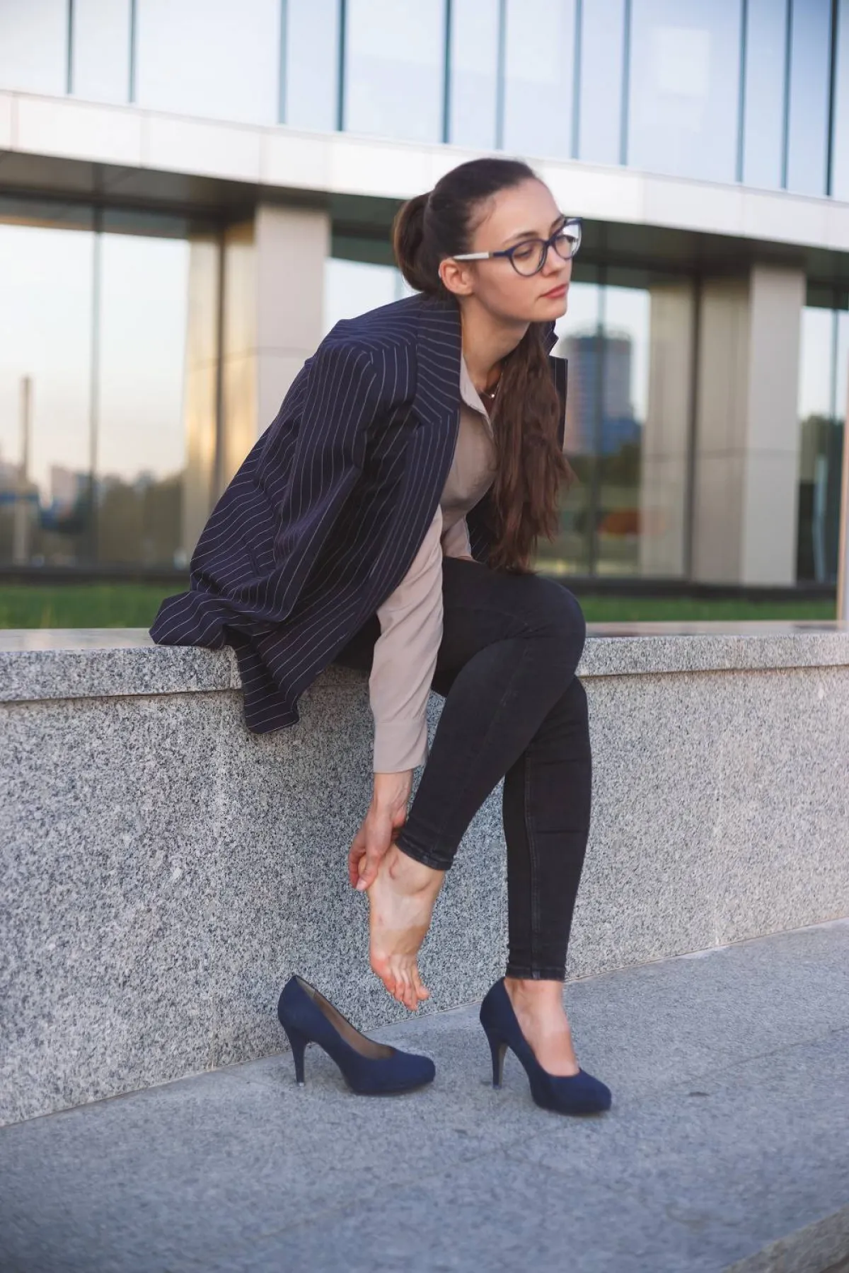 تتسبب الأحذية الضيقة في زيادة فرص الإصابة بمسامير القدم