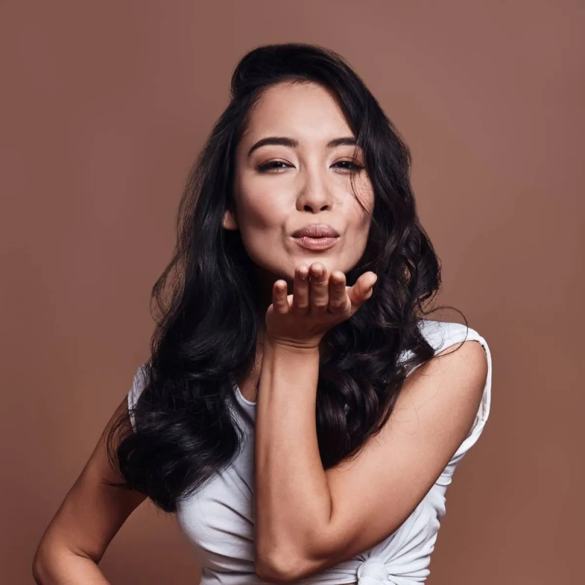 عادات التقبيل بين الشعوب