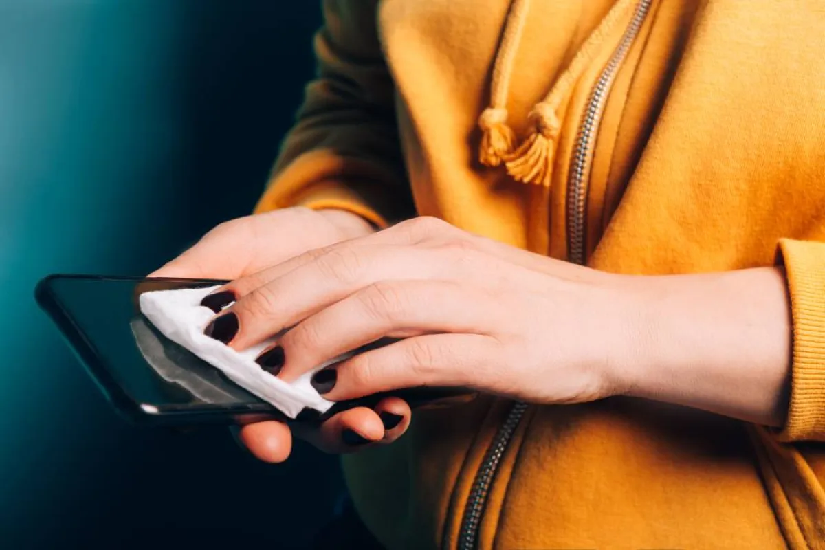 تنظيف الهاتف، قبل بيعه، لفتة لطيفة من جانبك