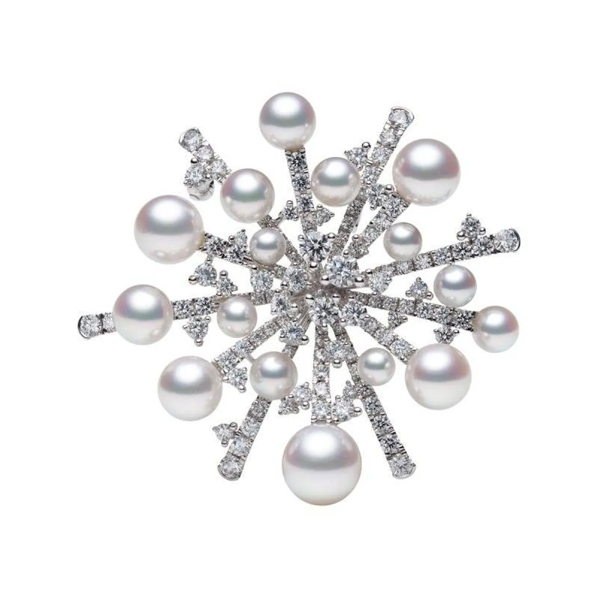 بروش مرصع بالألماس واللؤلؤ من ميكيموتو Mikimoto