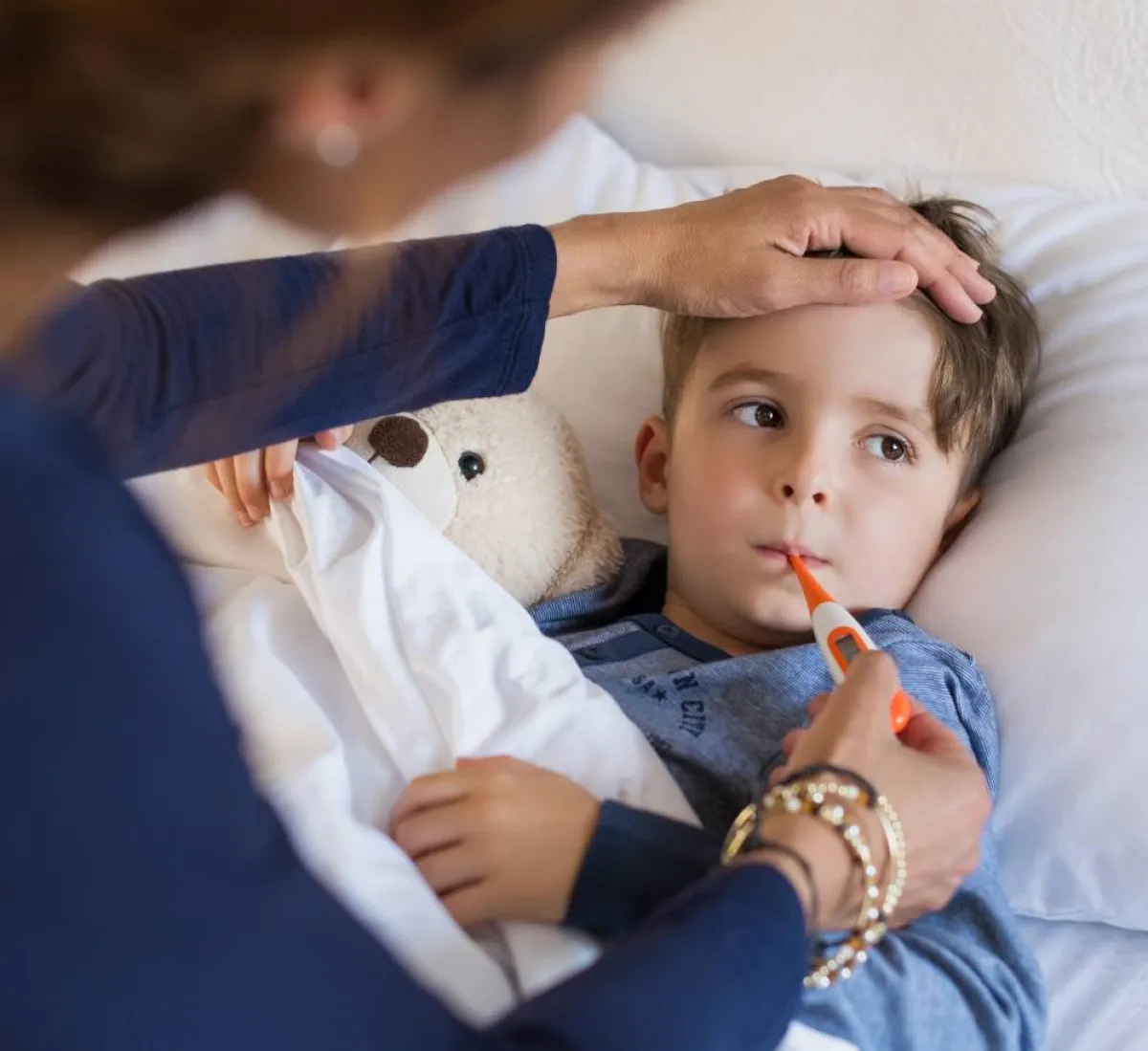 صورة لطفل حرارته مرتفعة