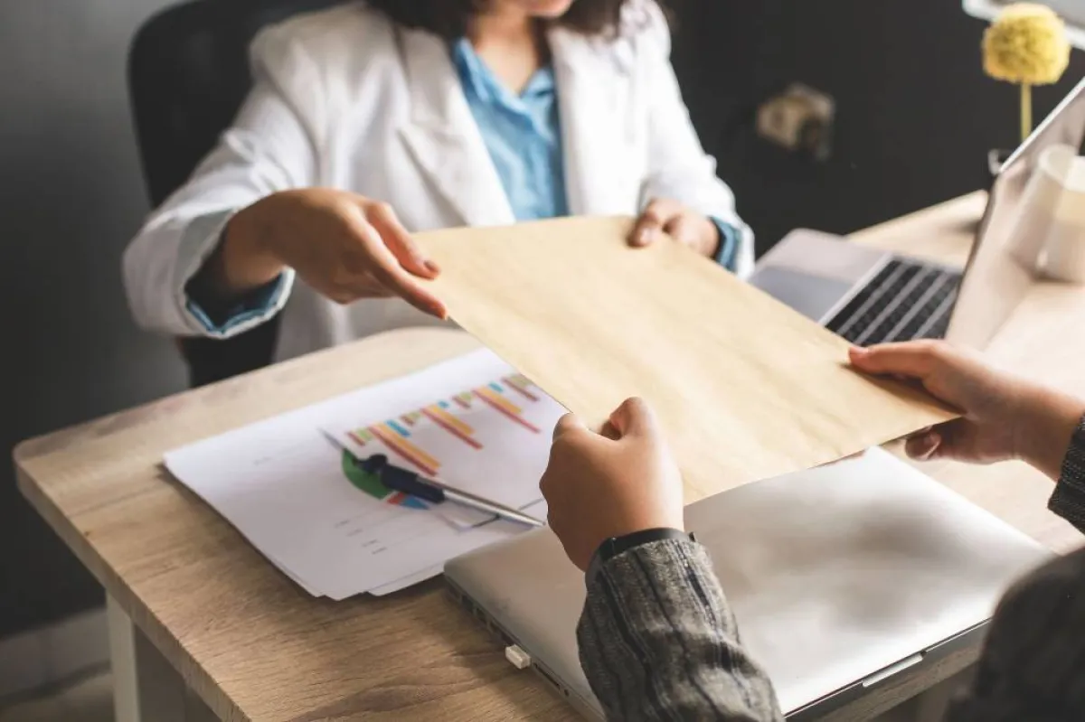 في العقد محدد المدة، من الواجب تحديد واجبات ومسؤوليات الطرفين  