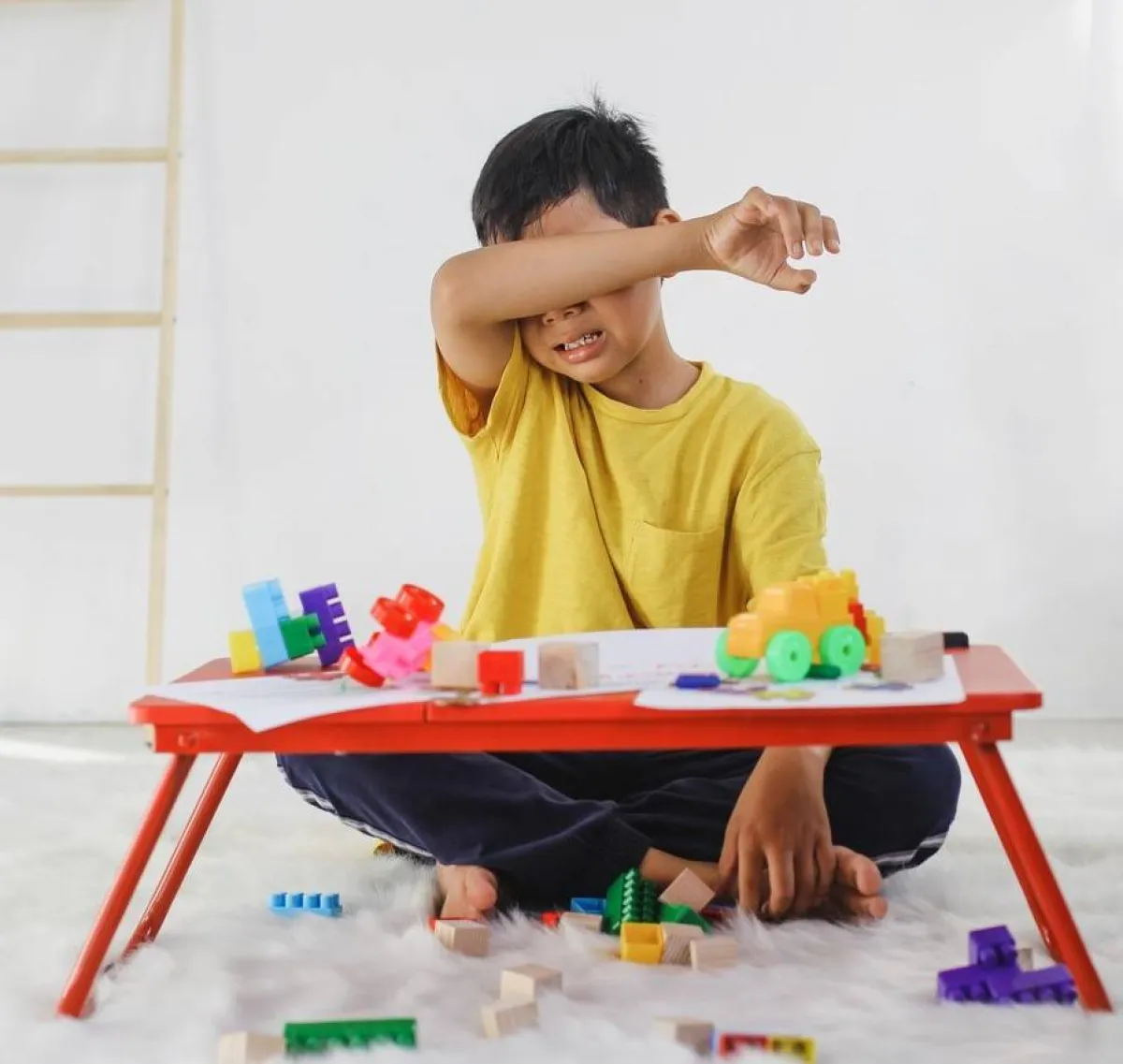 صورة طفل مصاب بالتوحد