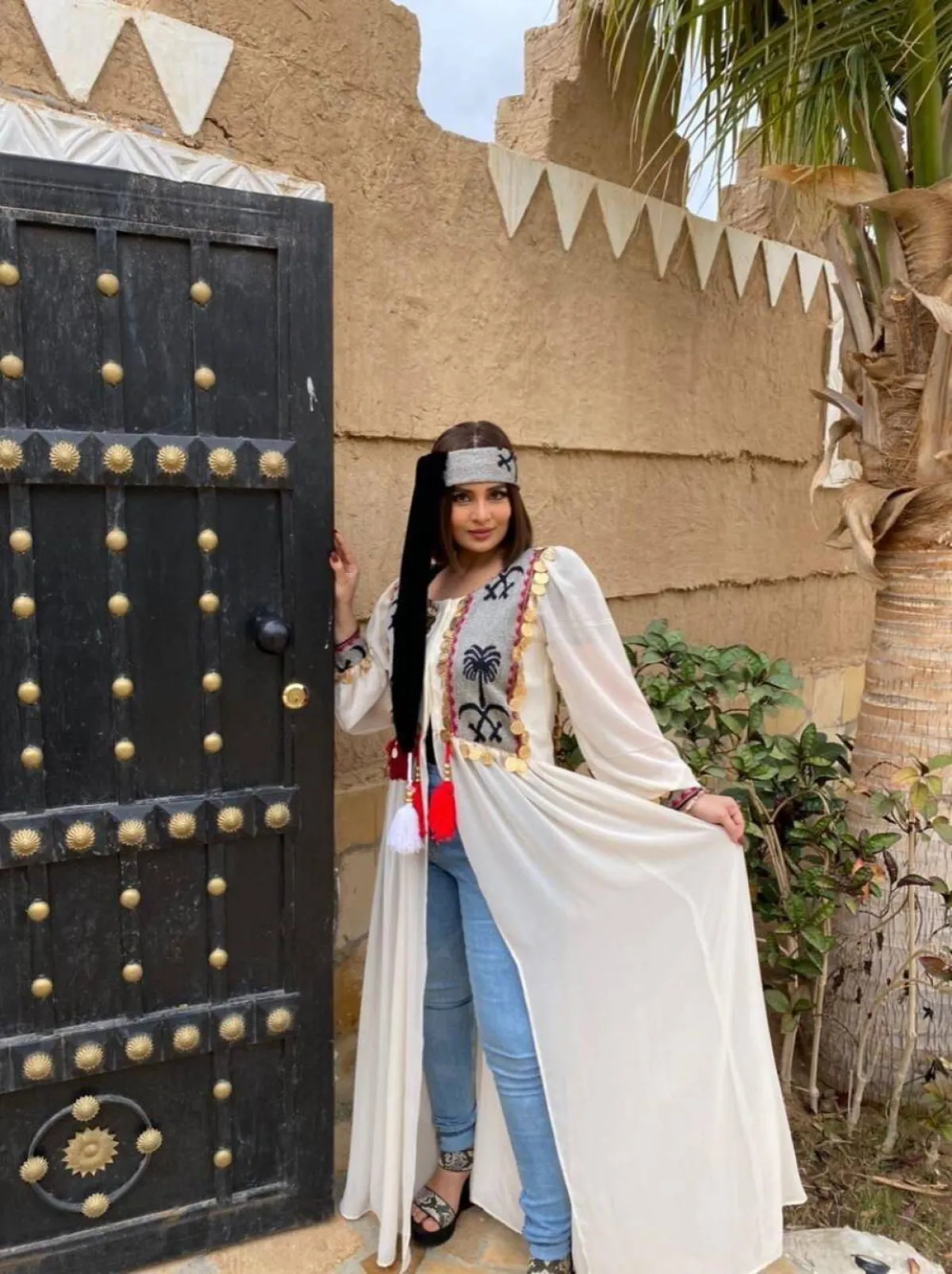 أحد تصميماتها