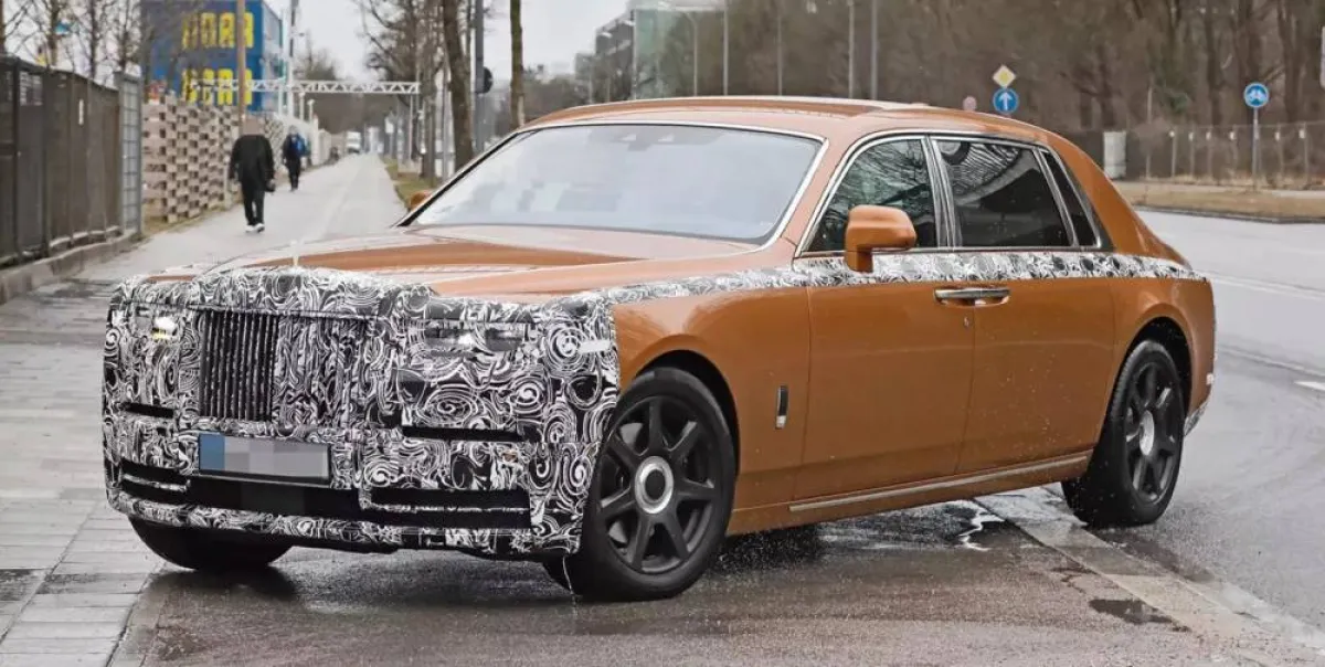 صور تكشف ملامح ومواصفات رولز رويس نسخة فانتوم 2023