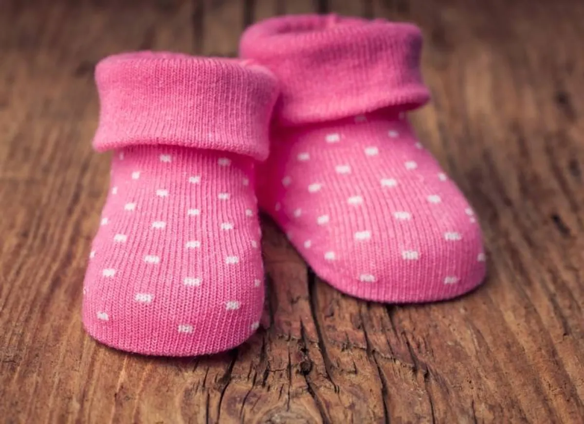 صورة ترمز لولادة البنت