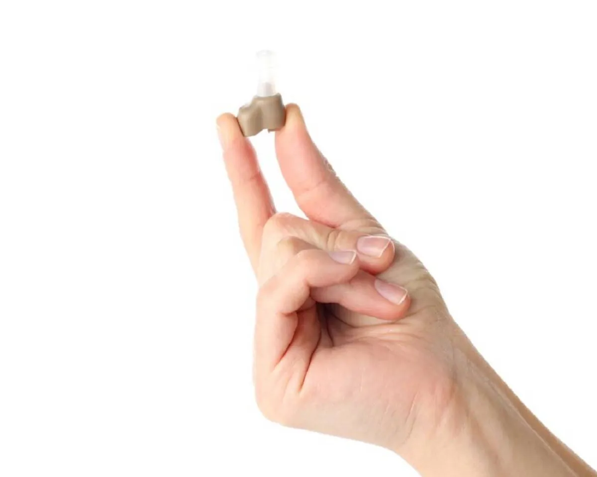 صورة لقوقعة سيتم زراعتها في أذن طفل 