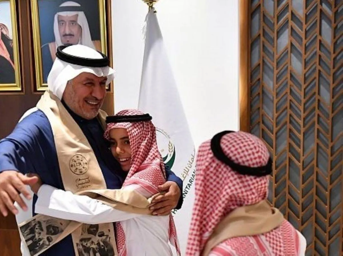 الدكتور عبدالله الربيعة يرحب بالتوأم حسن ومحمود