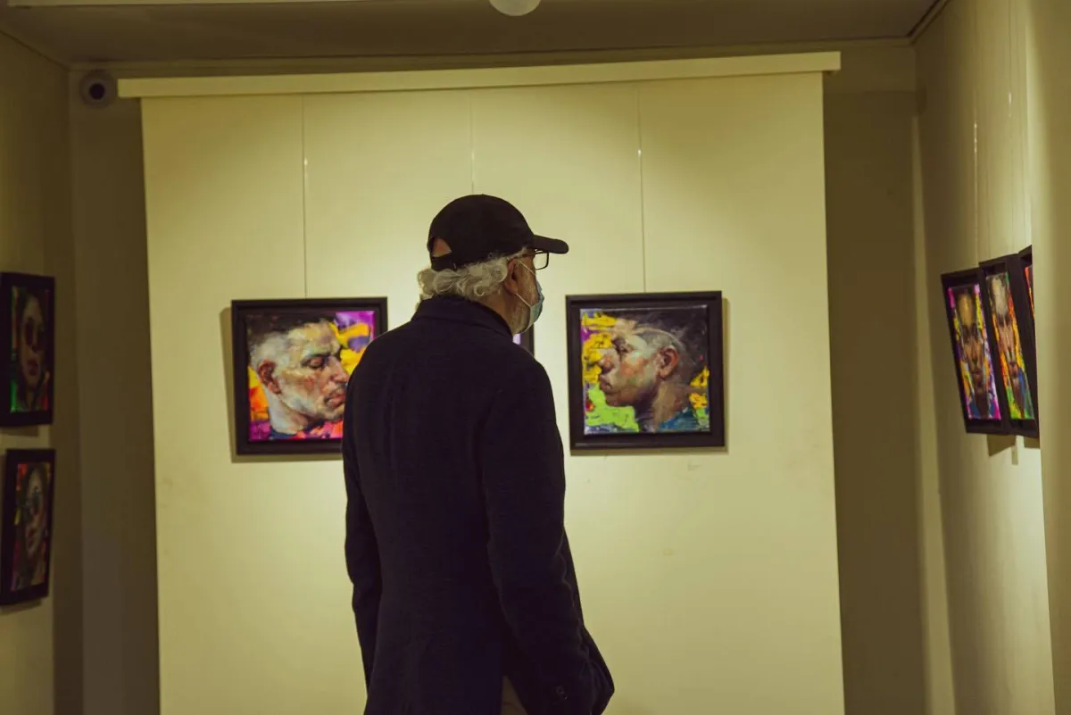 معرض السائرون نياماً