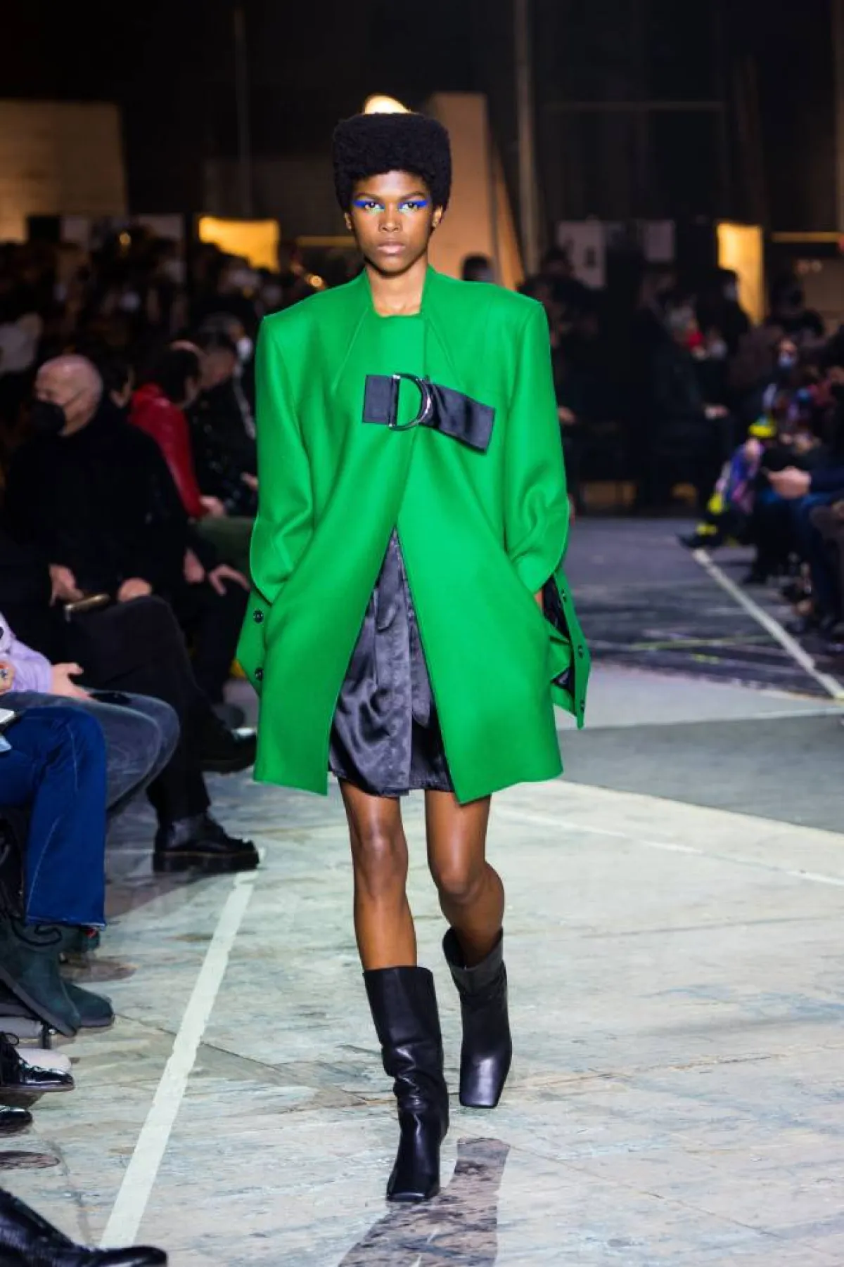 معطف أخضر من كابازا ميلانو