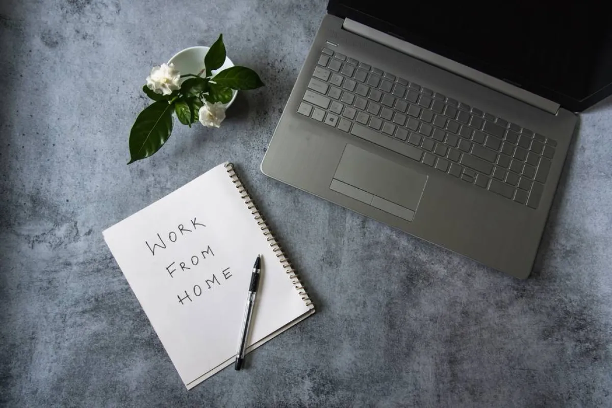 مهارات العمل عن بُعد تشير إلى مجموعة منها ملموسة وأخرى غير ملموسة، لتحقيق أقصى إنتاجيّة