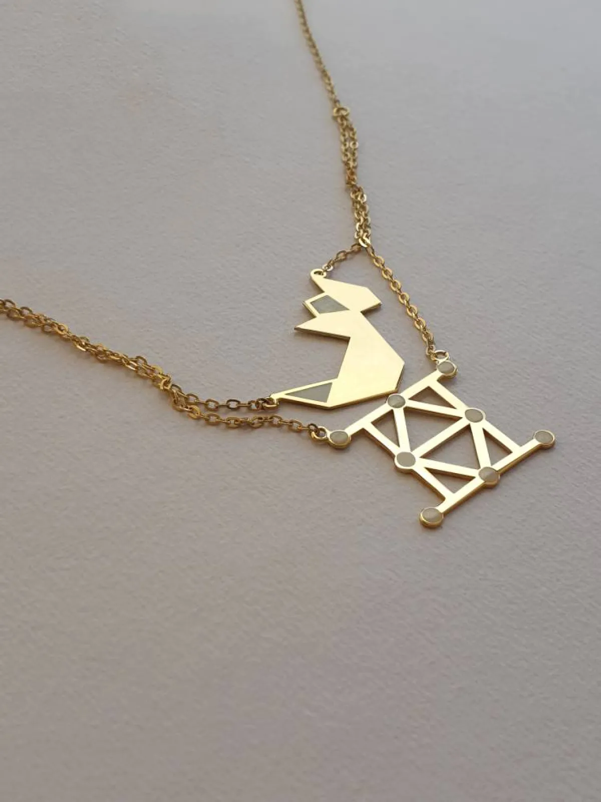 من تصاميم المصممة رزان باسم