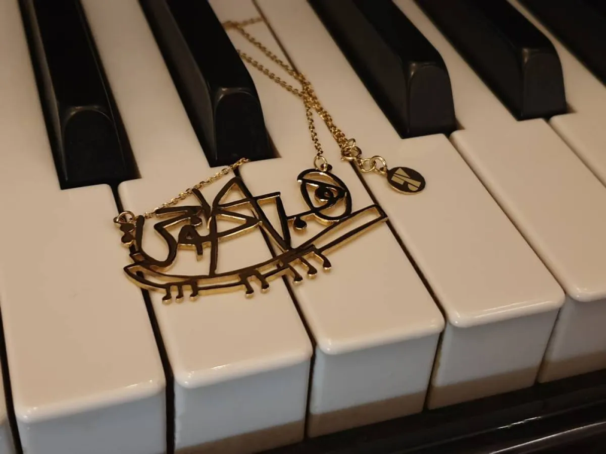 من تصاميم المصممة رزان باسم