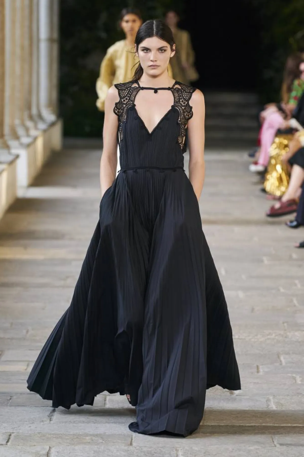 الفستان الأسود لكل المواسم