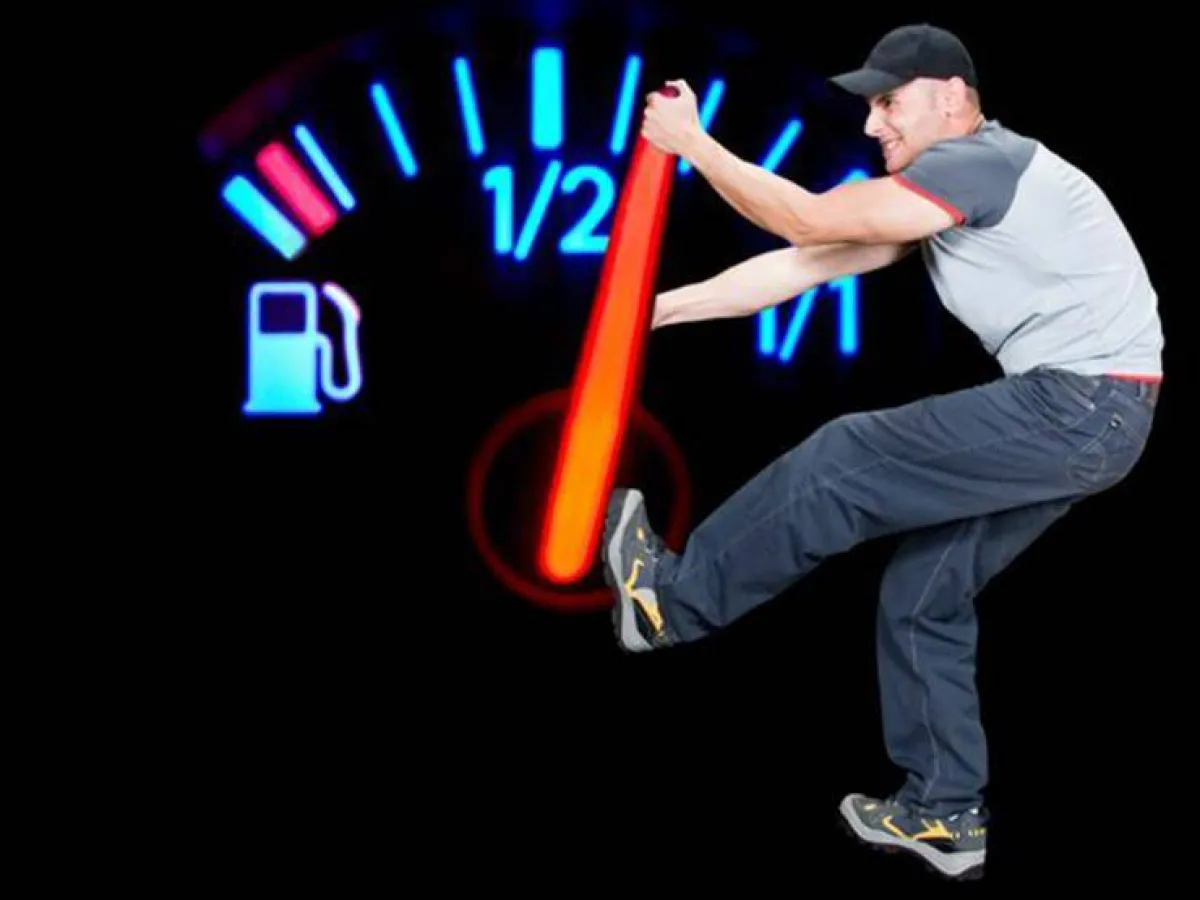 طرق المحافظة علي استهلاك الوقود في السيارة 