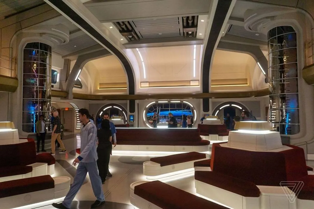 صورة من داخل مدينة ديزني