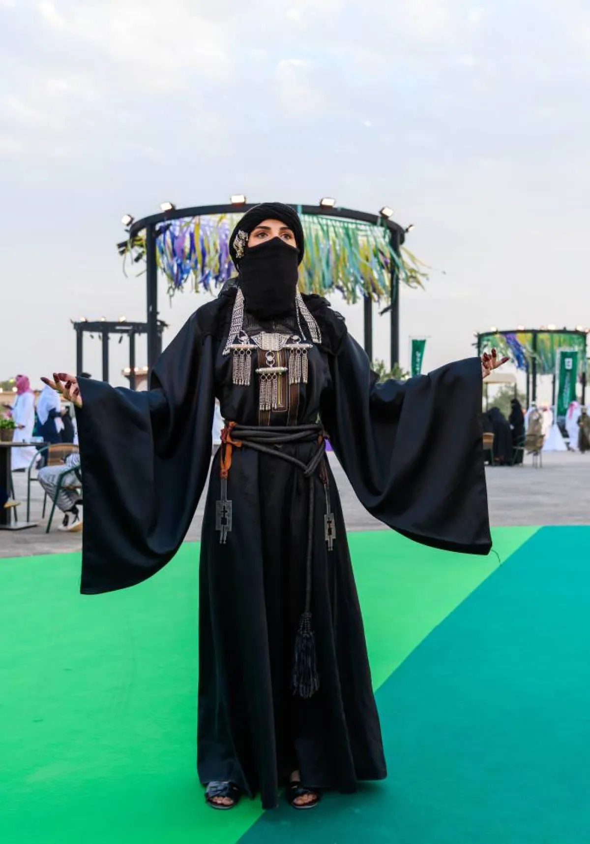 ازياء تراثية يفوق عمرها الاف السنين