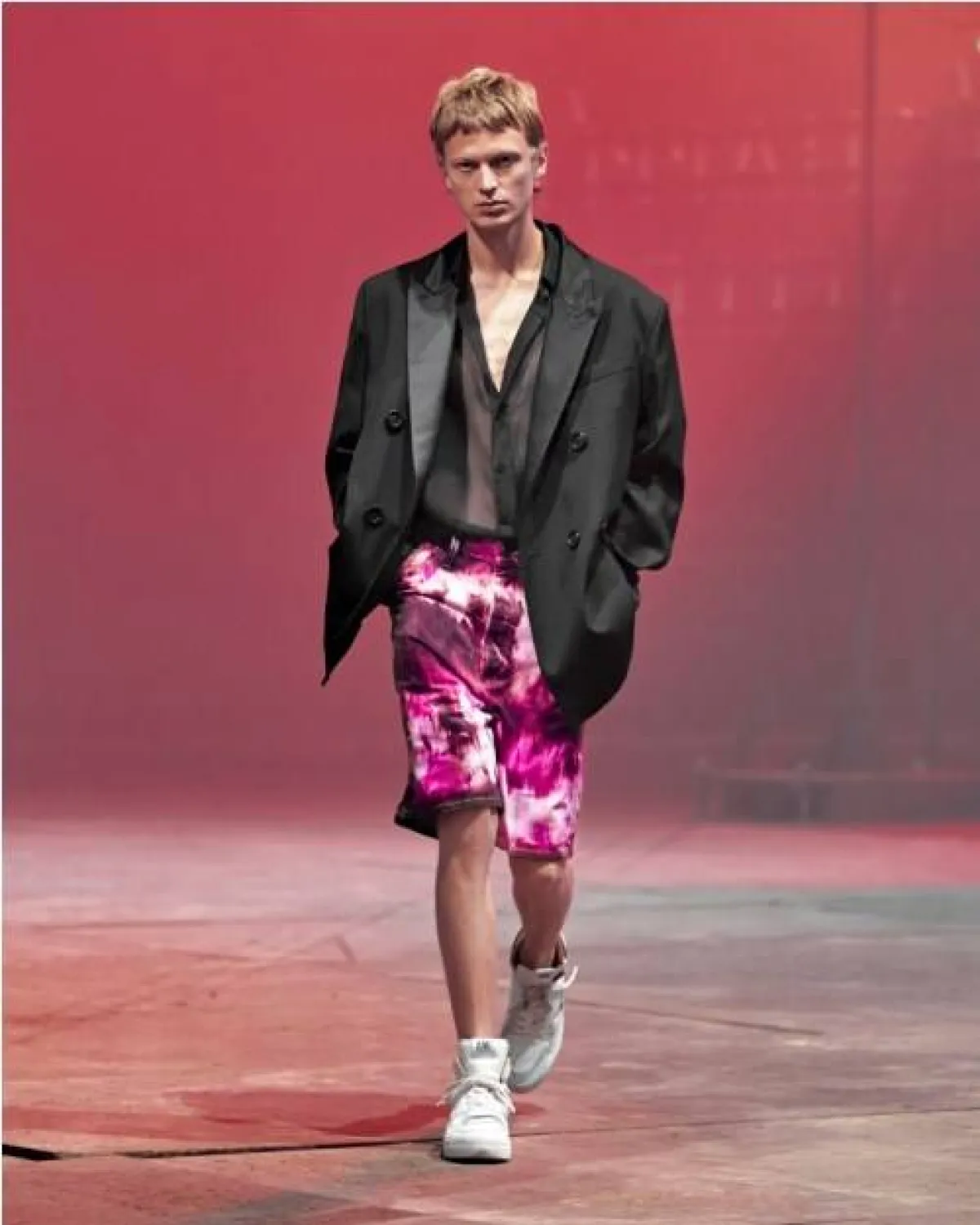 سروال لا يتجاوز الركبتين من آمي ألكساندر ماتتيوسسي  Ami Alexandre Mattiussi