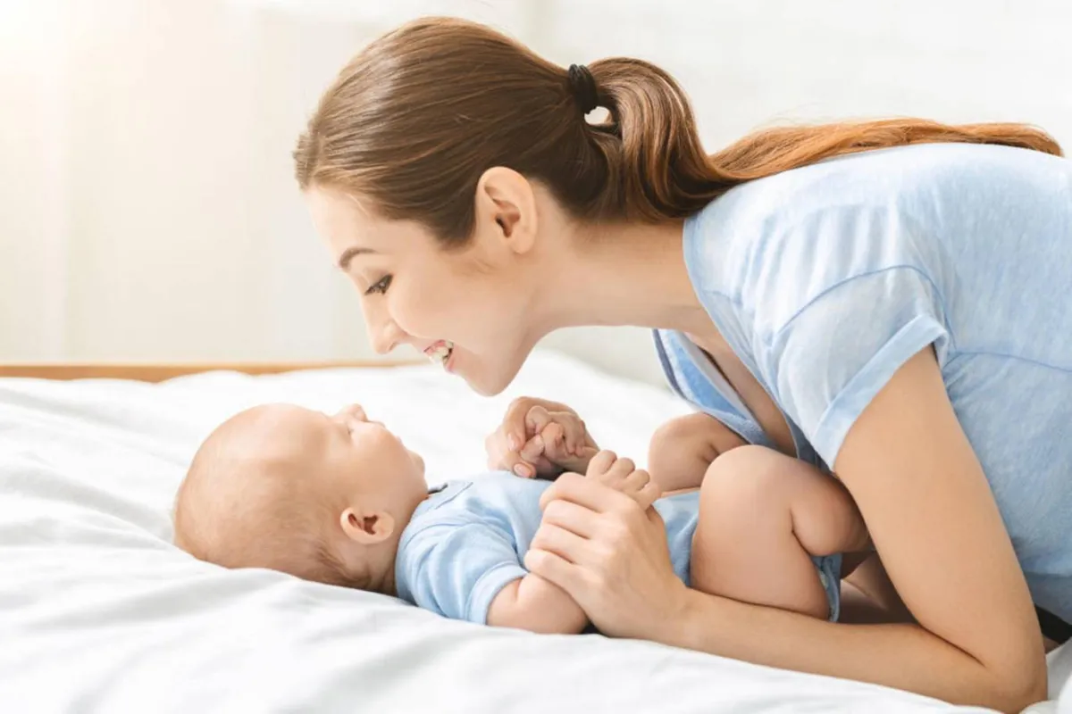 صورة لأم وطفلها