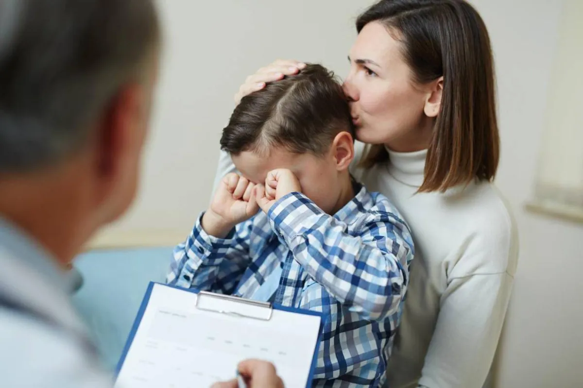 صورة لطفل مصاب بالصداع