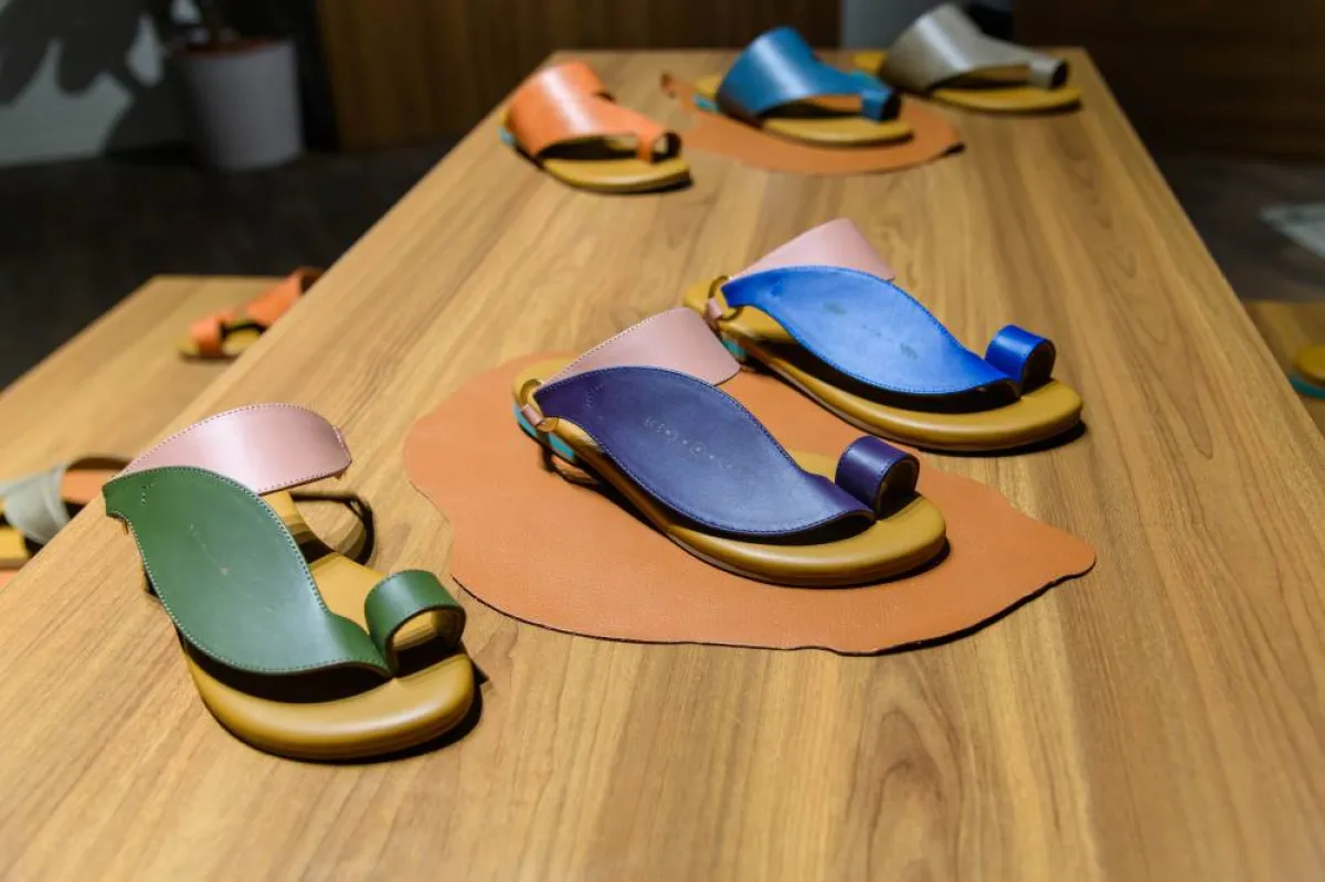 احذية علامة تماشي